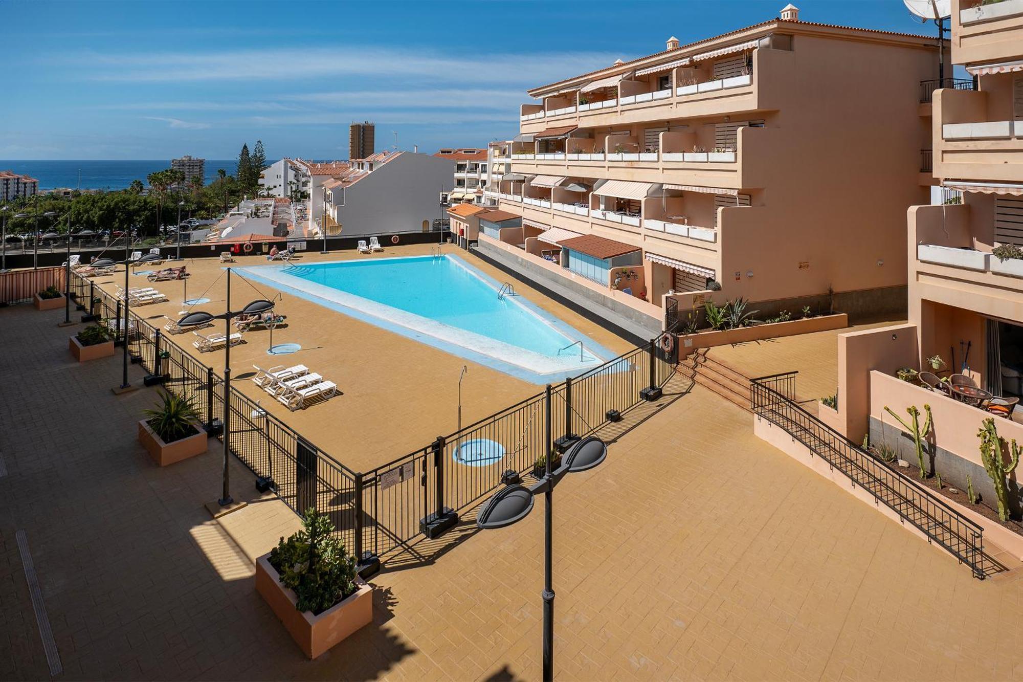 Los Cristianos Piscina Y Terraza ภายนอก รูปภาพ