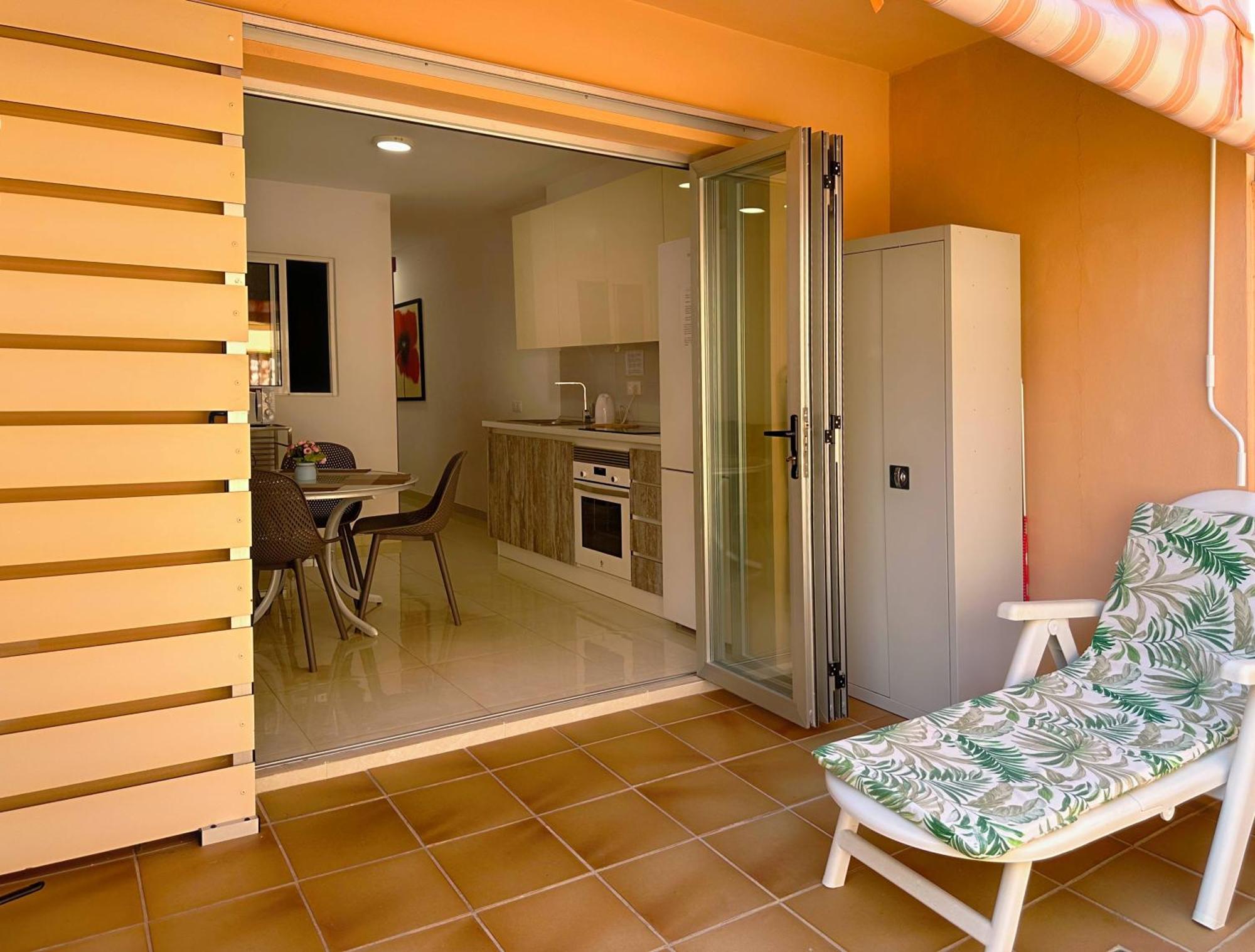 Los Cristianos Piscina Y Terraza ภายนอก รูปภาพ